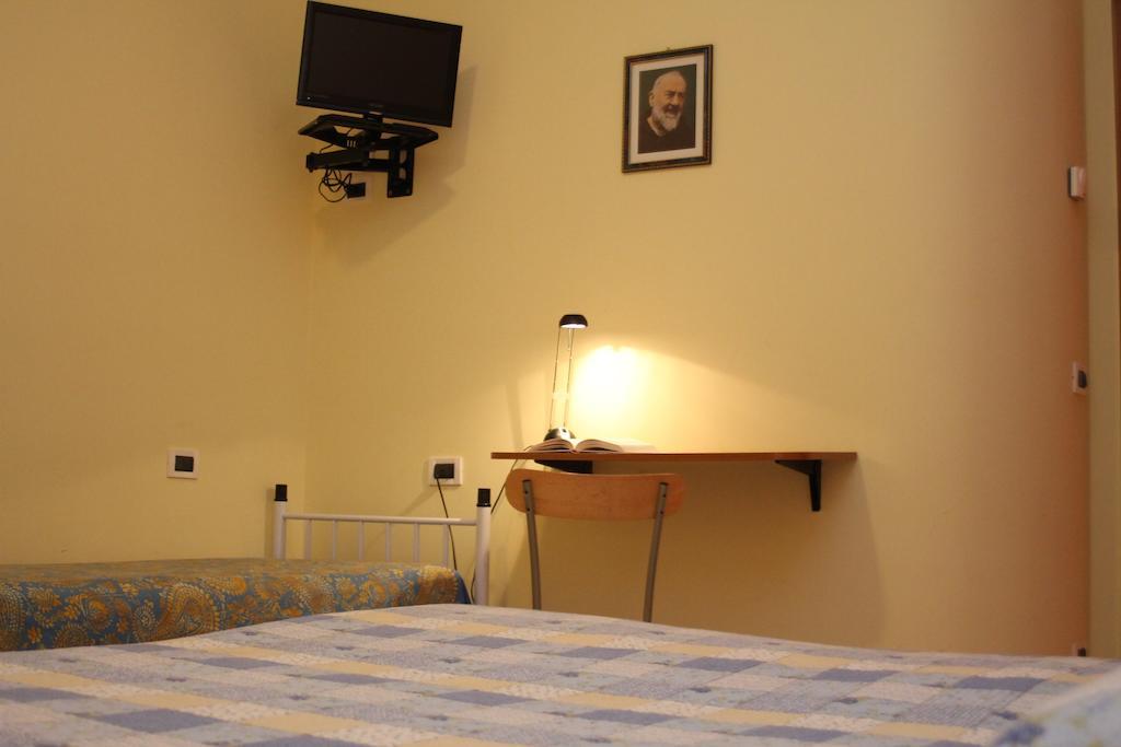 Camere Helios San Giovanni Rotondo Quarto foto